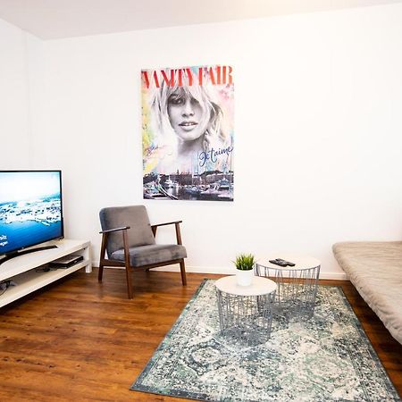 Moderne 2-Zimmer Wohnung! Wlan Und Netflix Inklusive! Zentral Gelegen In Der Historischen Altstadt! Stade Buitenkant foto