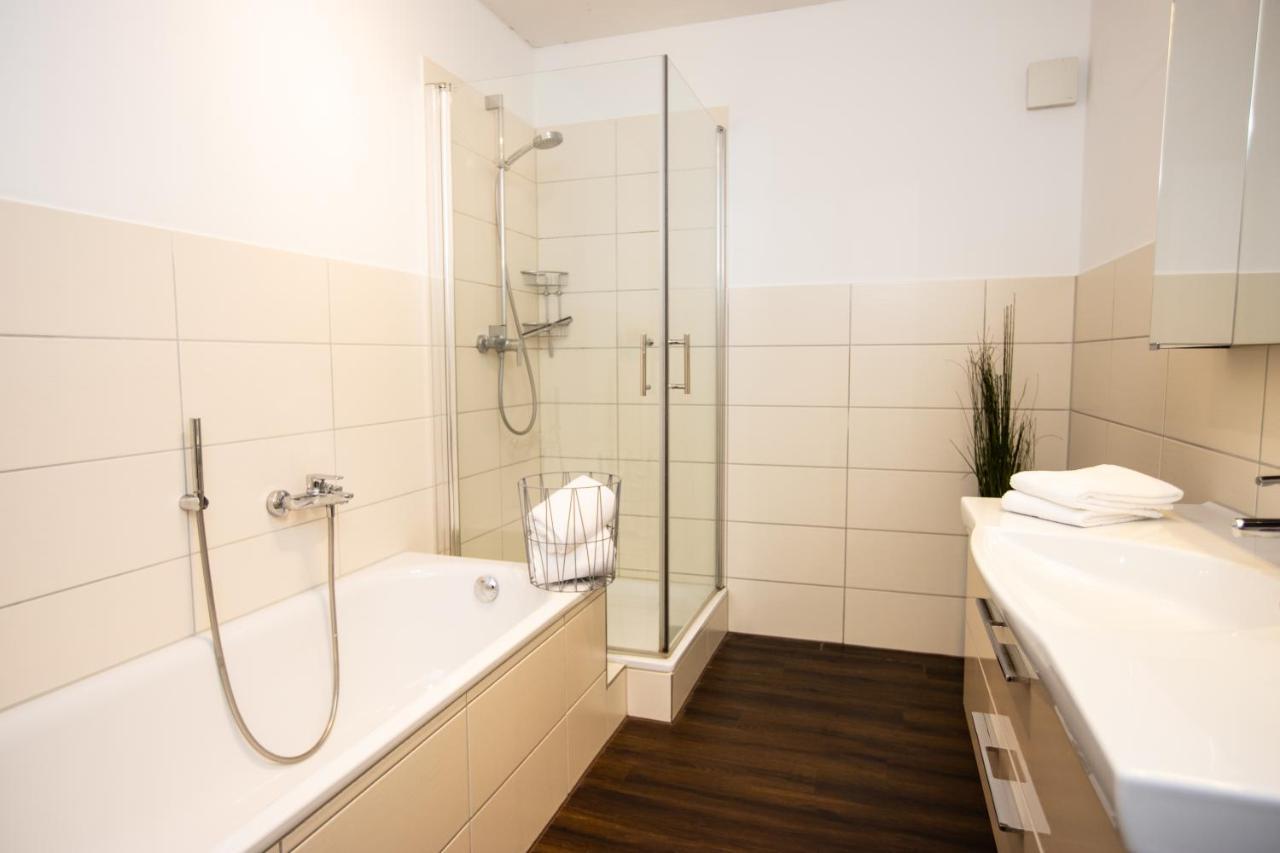 Moderne 2-Zimmer Wohnung! Wlan Und Netflix Inklusive! Zentral Gelegen In Der Historischen Altstadt! Stade Buitenkant foto