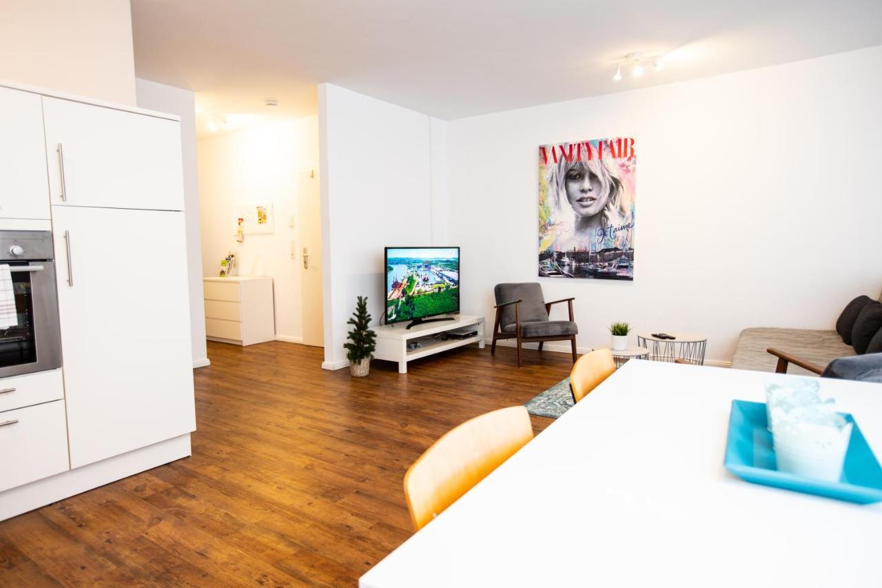 Moderne 2-Zimmer Wohnung! Wlan Und Netflix Inklusive! Zentral Gelegen In Der Historischen Altstadt! Stade Buitenkant foto