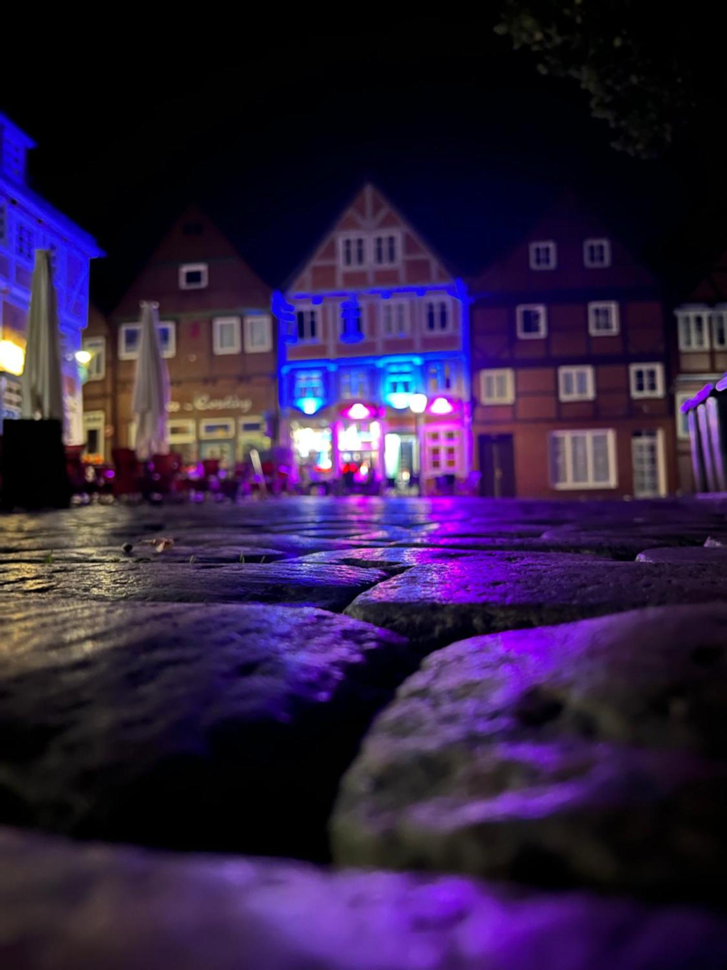 Moderne 2-Zimmer Wohnung! Wlan Und Netflix Inklusive! Zentral Gelegen In Der Historischen Altstadt! Stade Buitenkant foto